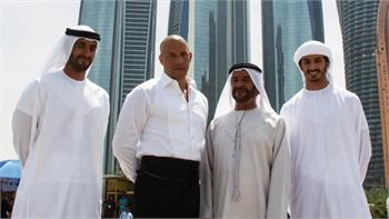 Loading content, please wait...