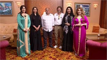 Loading content, please wait...