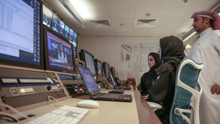 Loading content, please wait...