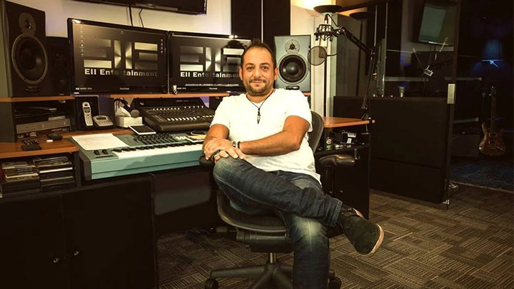 Loading content, please wait...