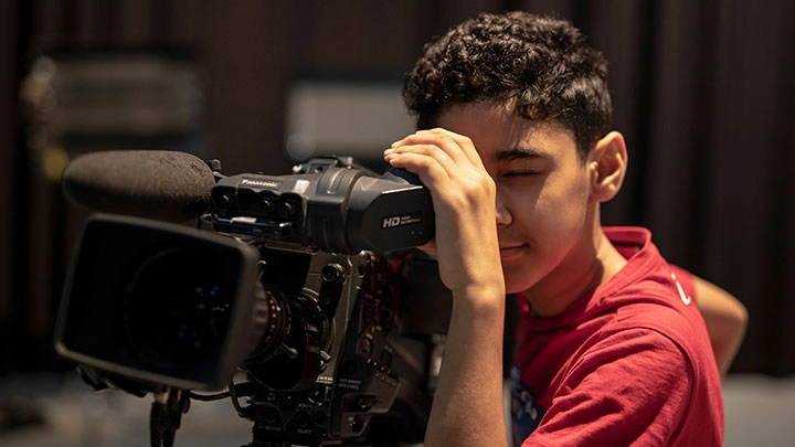 Loading content, please wait...