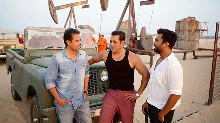 Loading content, please wait...