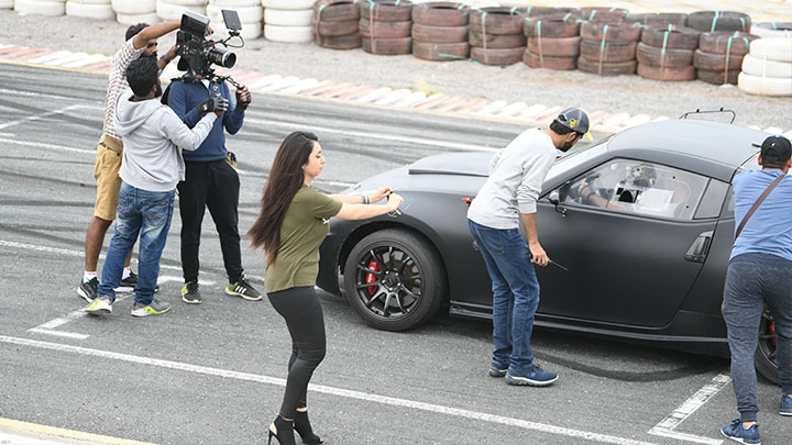 Loading content, please wait...