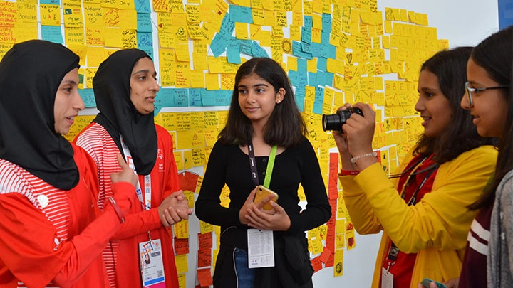 Loading content, please wait...