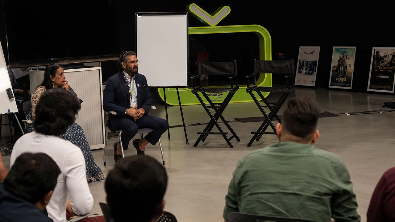 Loading content, please wait...