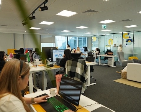 Loading content, please wait...