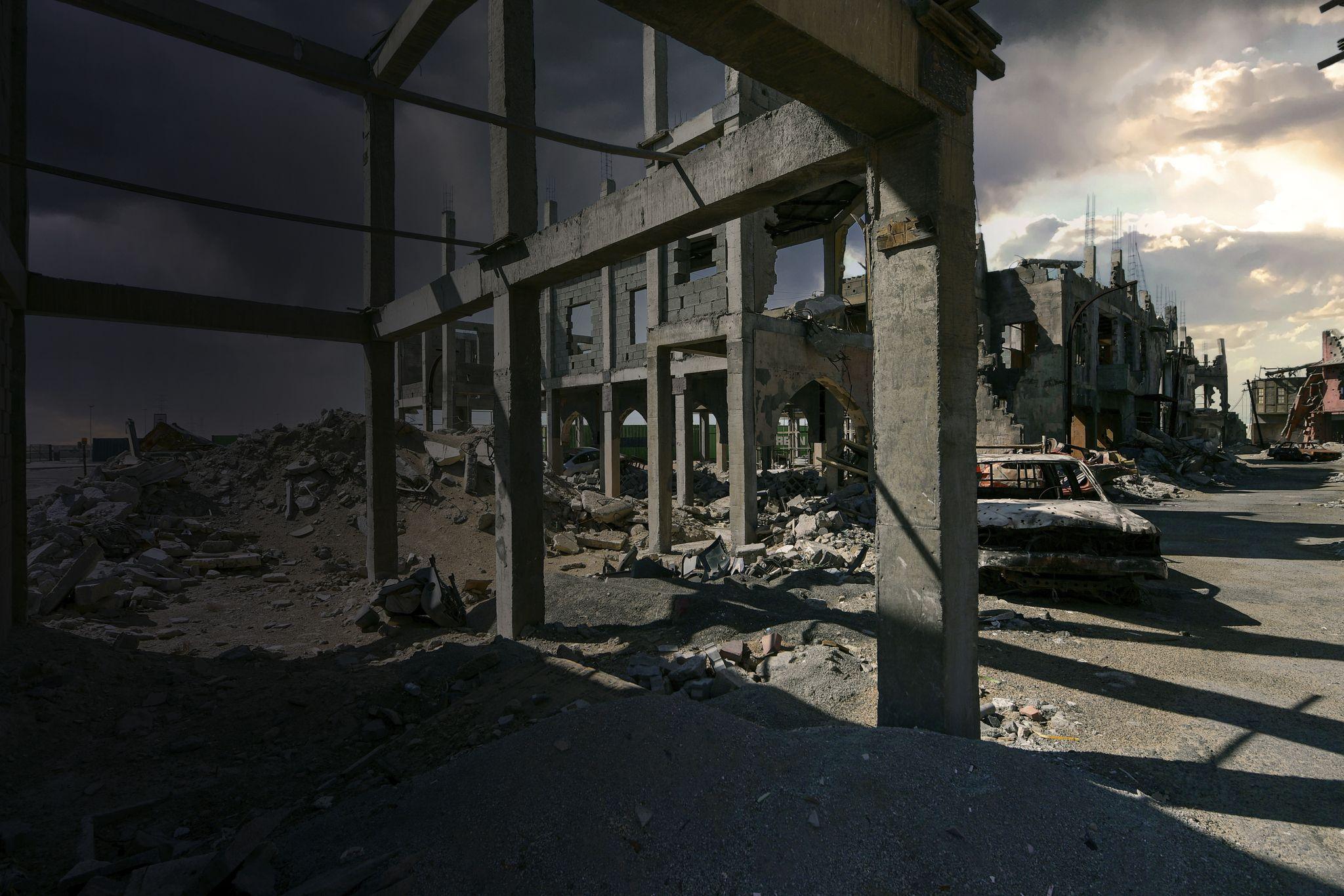 Loading content, please wait...