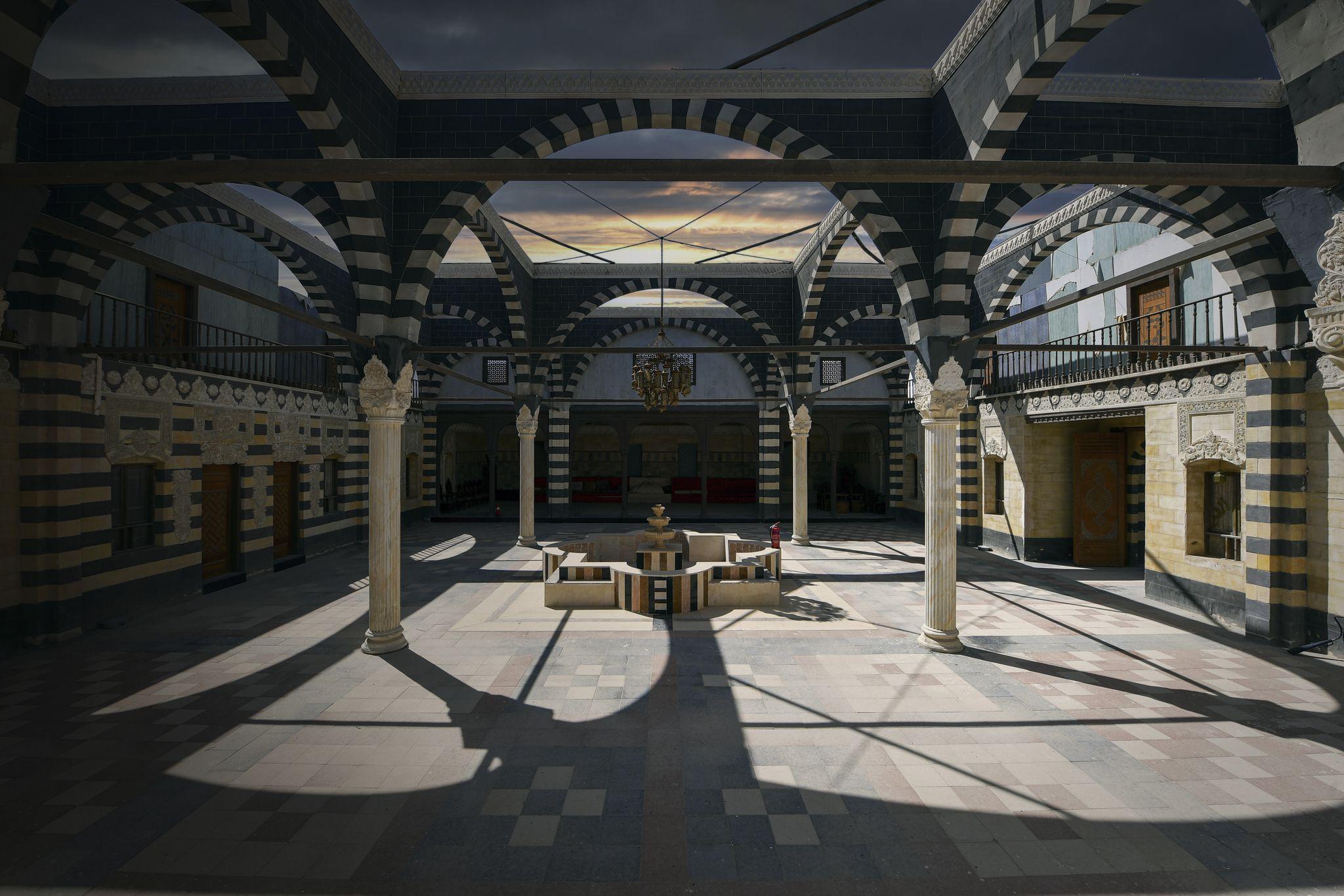 Loading content, please wait...