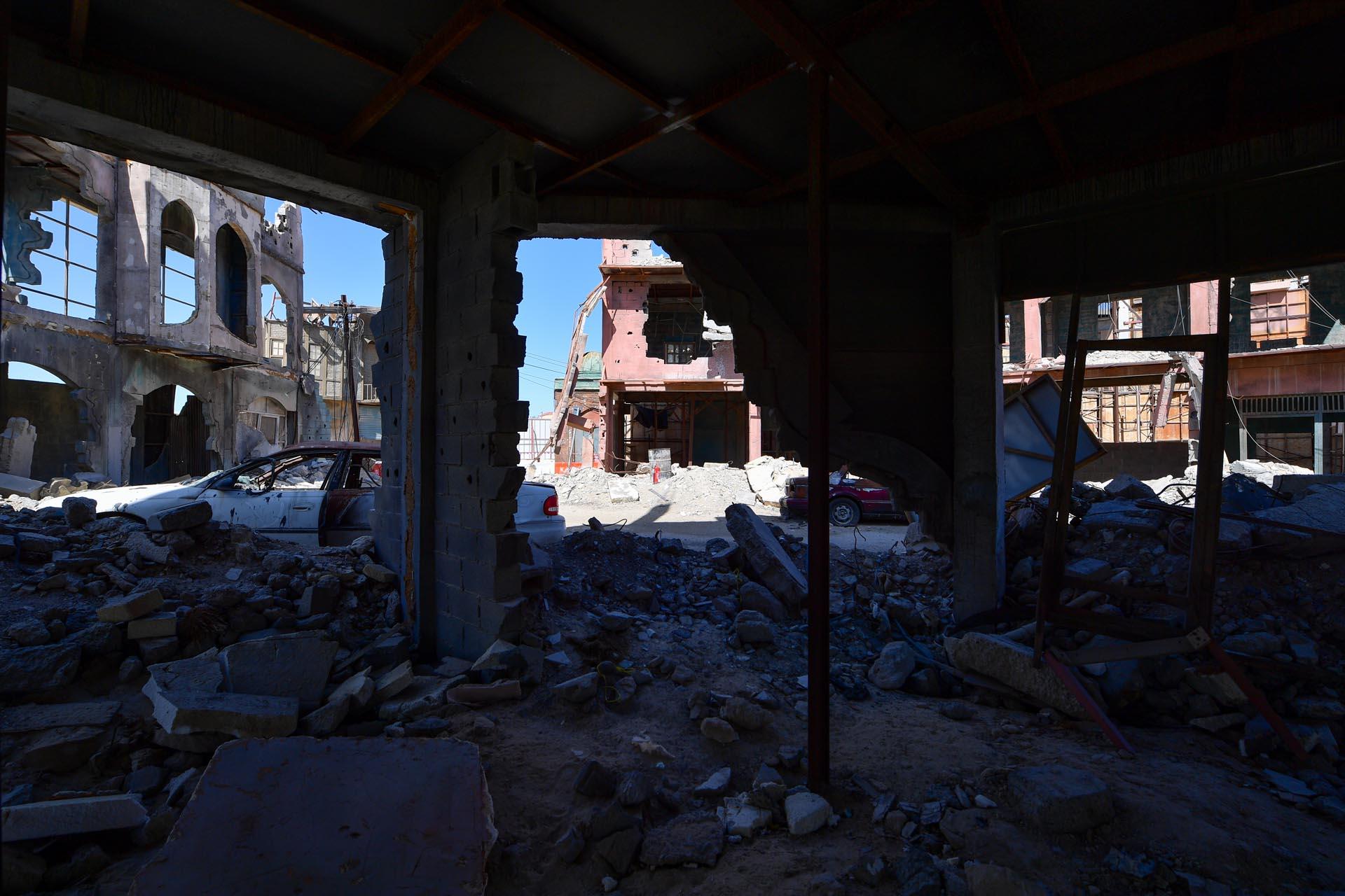 Loading content, please wait...