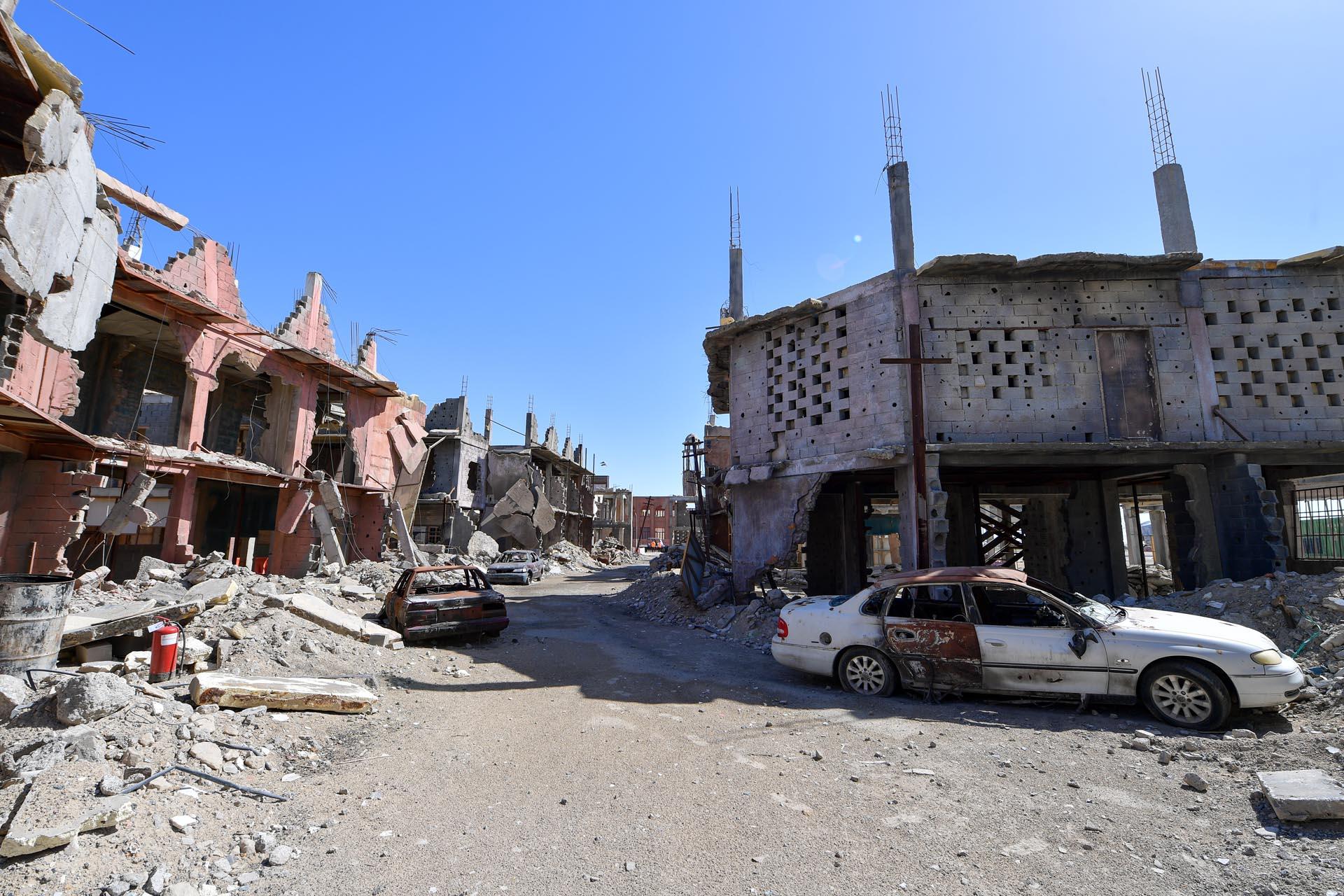 Loading content, please wait...