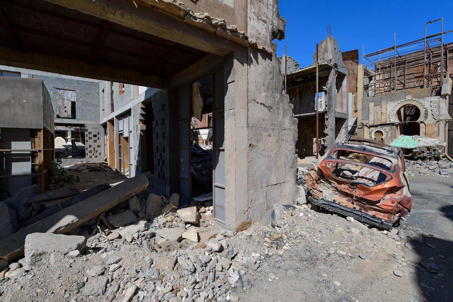 Loading content, please wait...