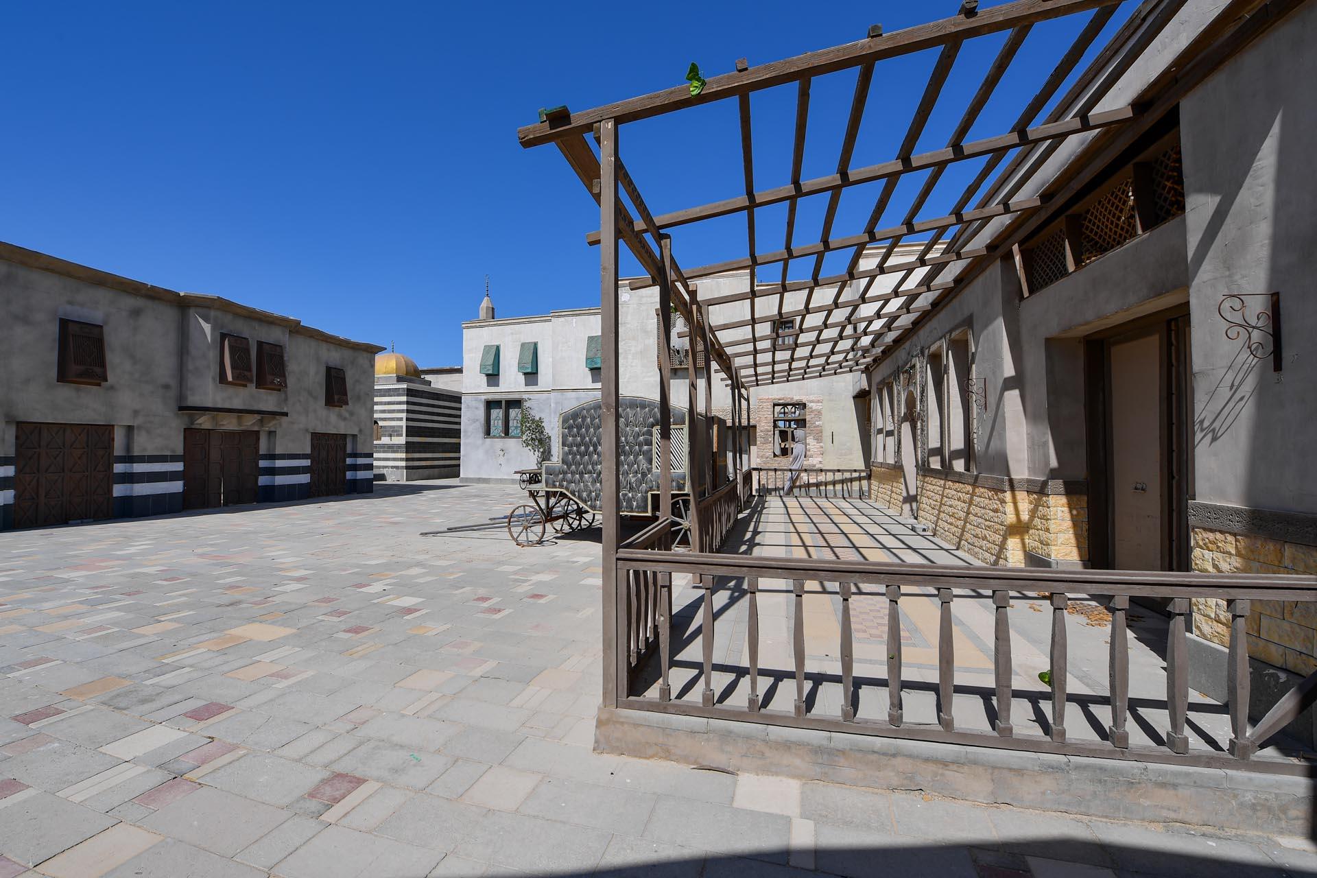 Loading content, please wait...