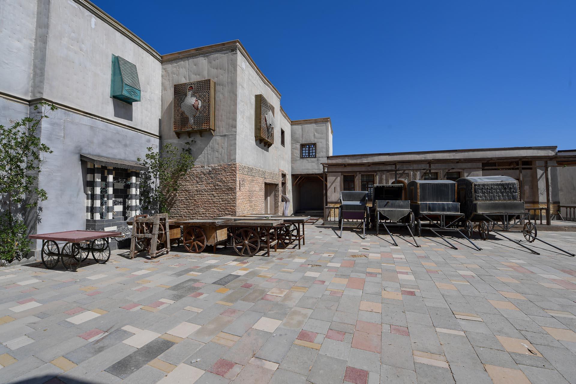 Loading content, please wait...