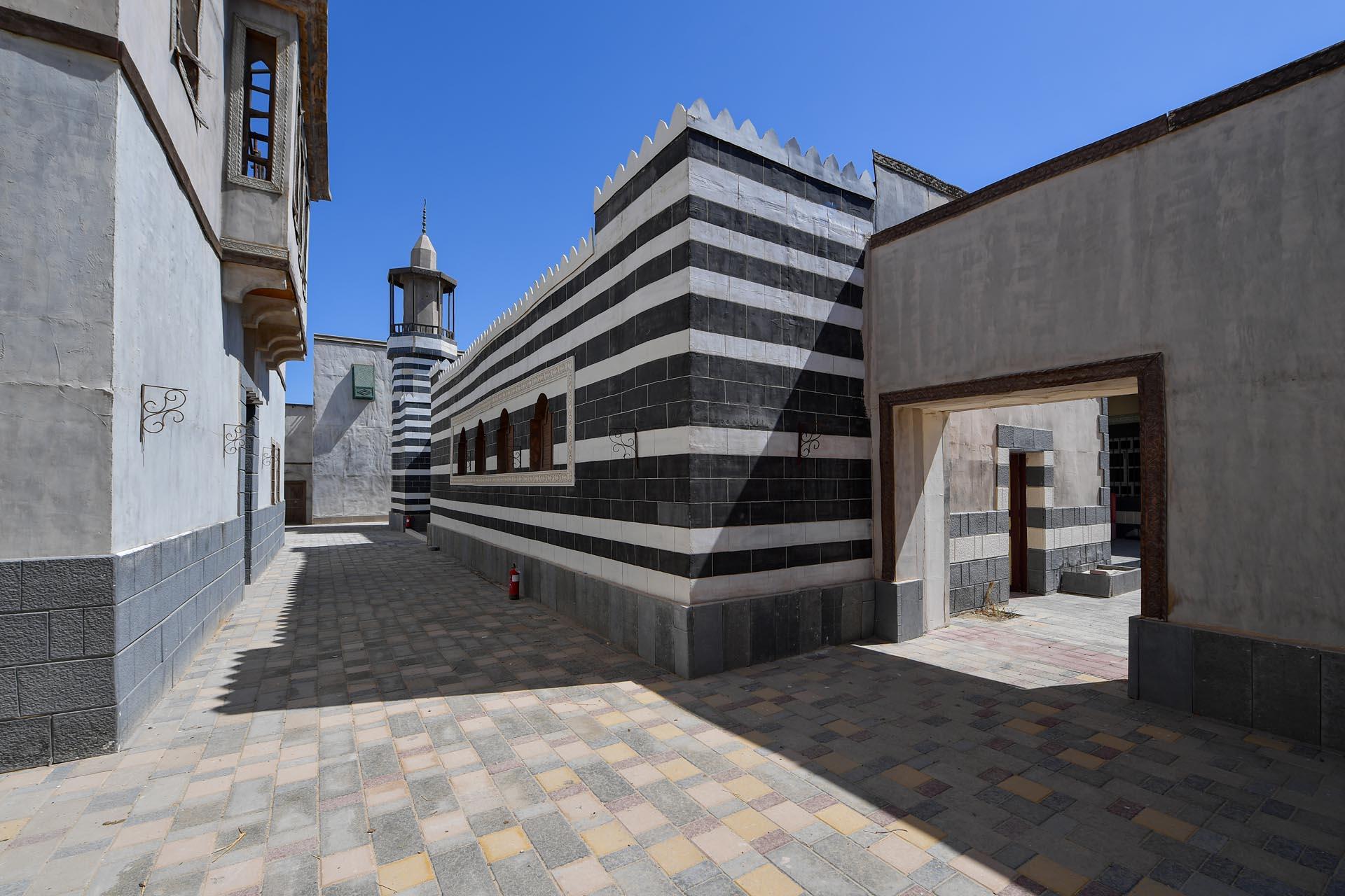 Loading content, please wait...