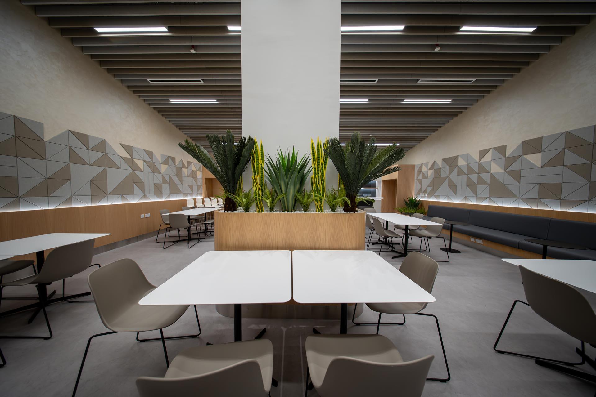 Loading content, please wait...