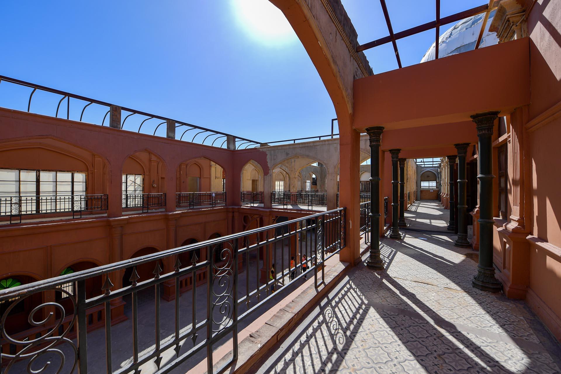 Loading content, please wait...