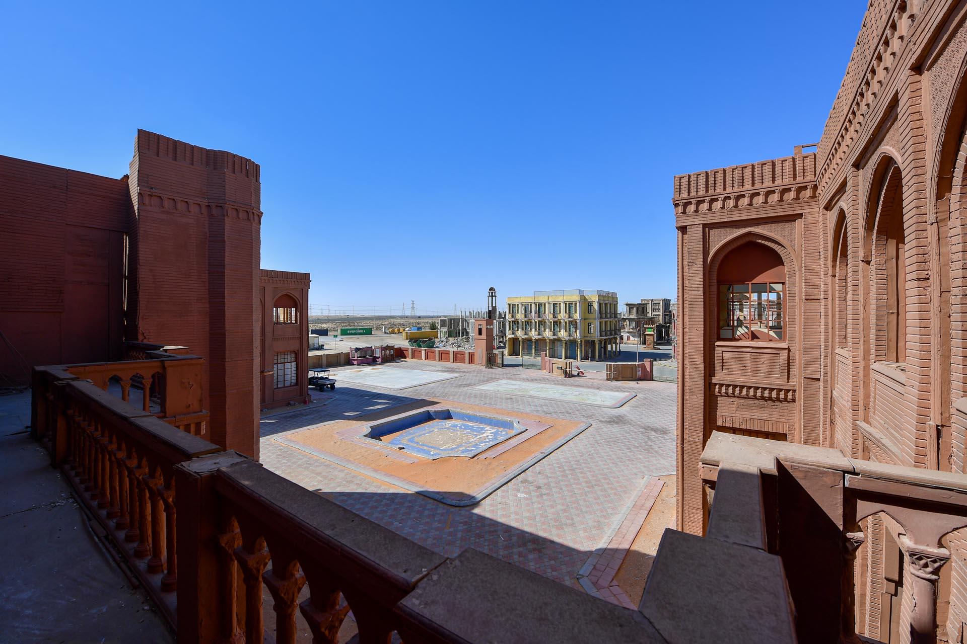 Loading content, please wait...