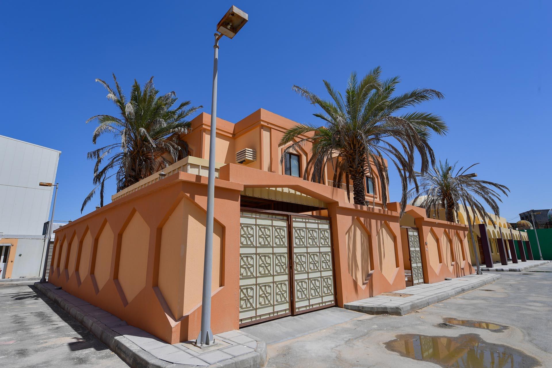 Loading content, please wait...