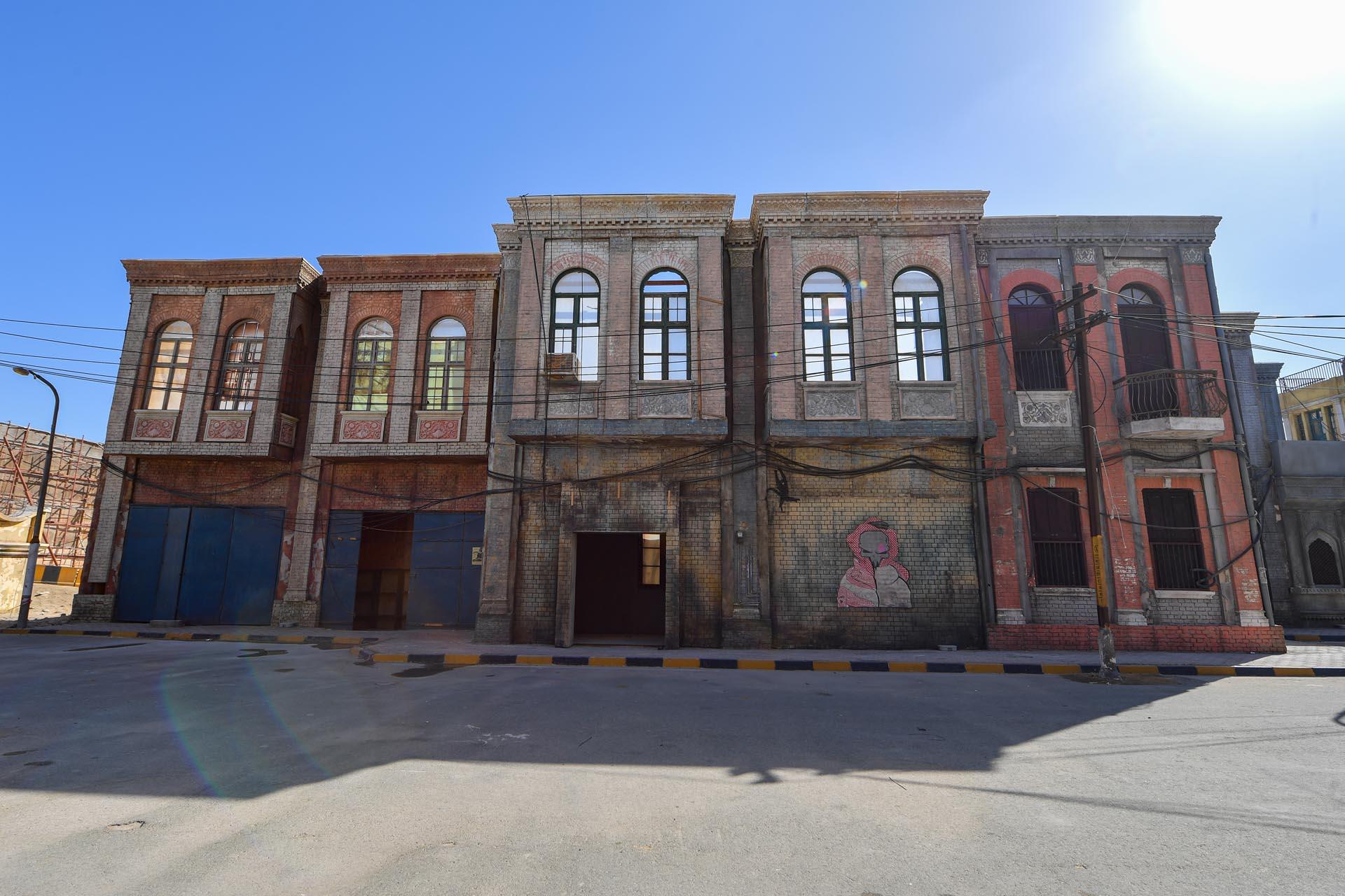 Loading content, please wait...