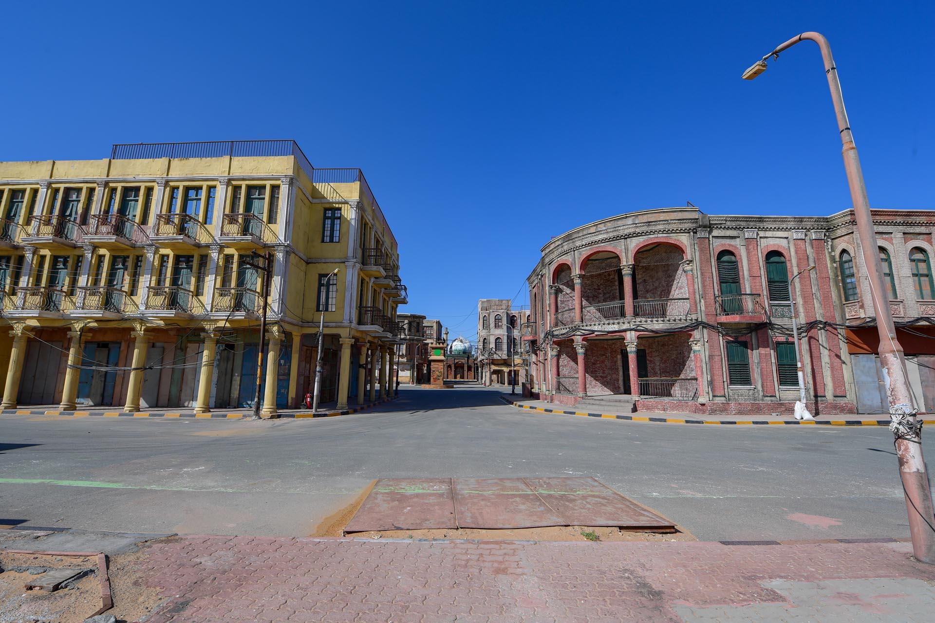 Loading content, please wait...